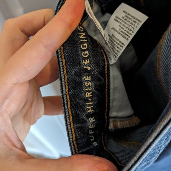 American Eagle Super Hi-Rise Jegging Size 8 Long Dark Wash Super Stretch - Picture 8 of 9